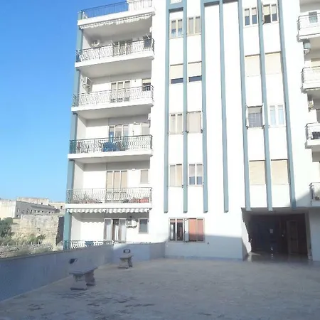 E Baia Hotel 2*